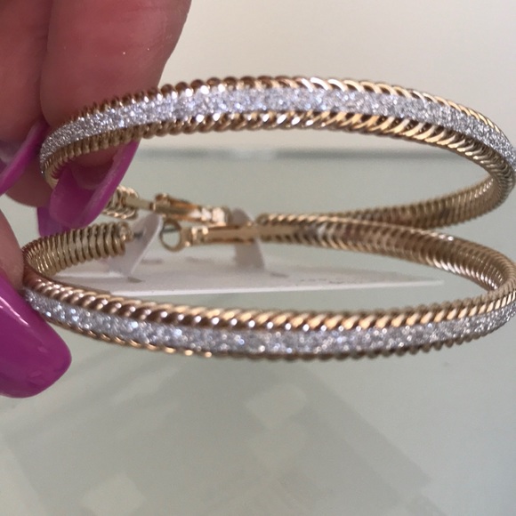 💎Crushed Crystal Ribbed Hoop Earrings 💎 - Picture 2 of 6